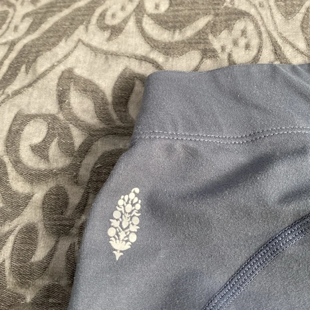 FP Movement by Free People Light grey/blue flare leggings with cinch - Picture 7 of 7